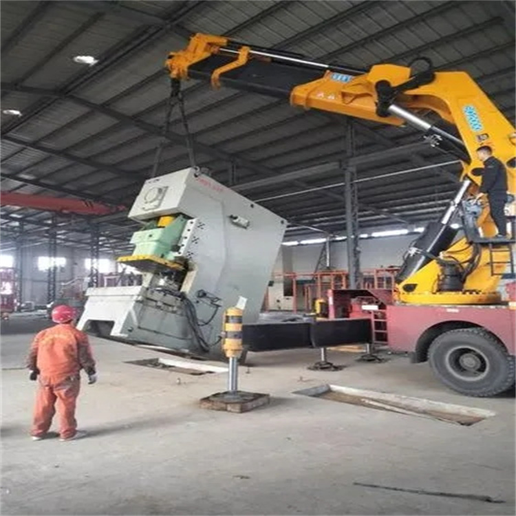 蓝山80吨折臂吊车出租附近电话